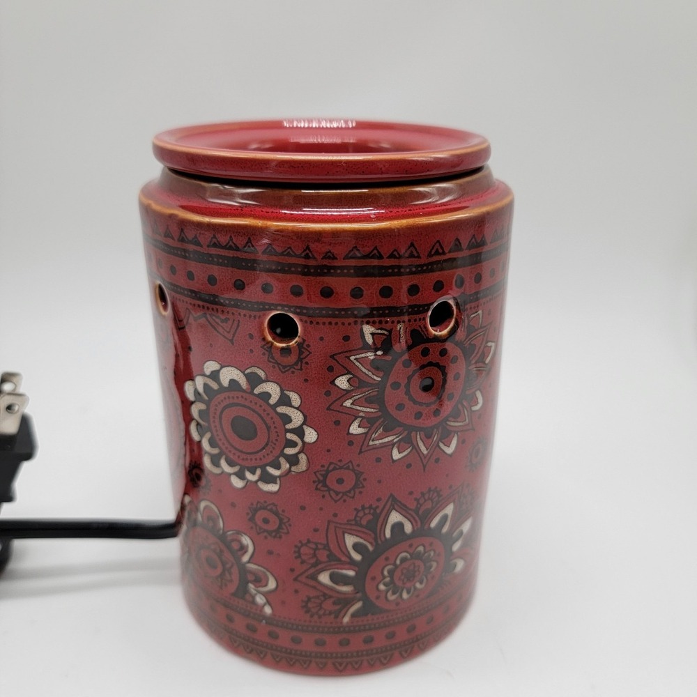 Scentsy Free Spirit Wax Warmer Full Size Ceramic Red Bohemian Bandana Retired